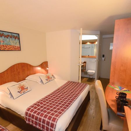 กรีนโฮเทล รัวซี ปาร์ก เด เอ็กซ์โปซิชิยง Hotel Tremblay-en-France ภายนอก รูปภาพ
