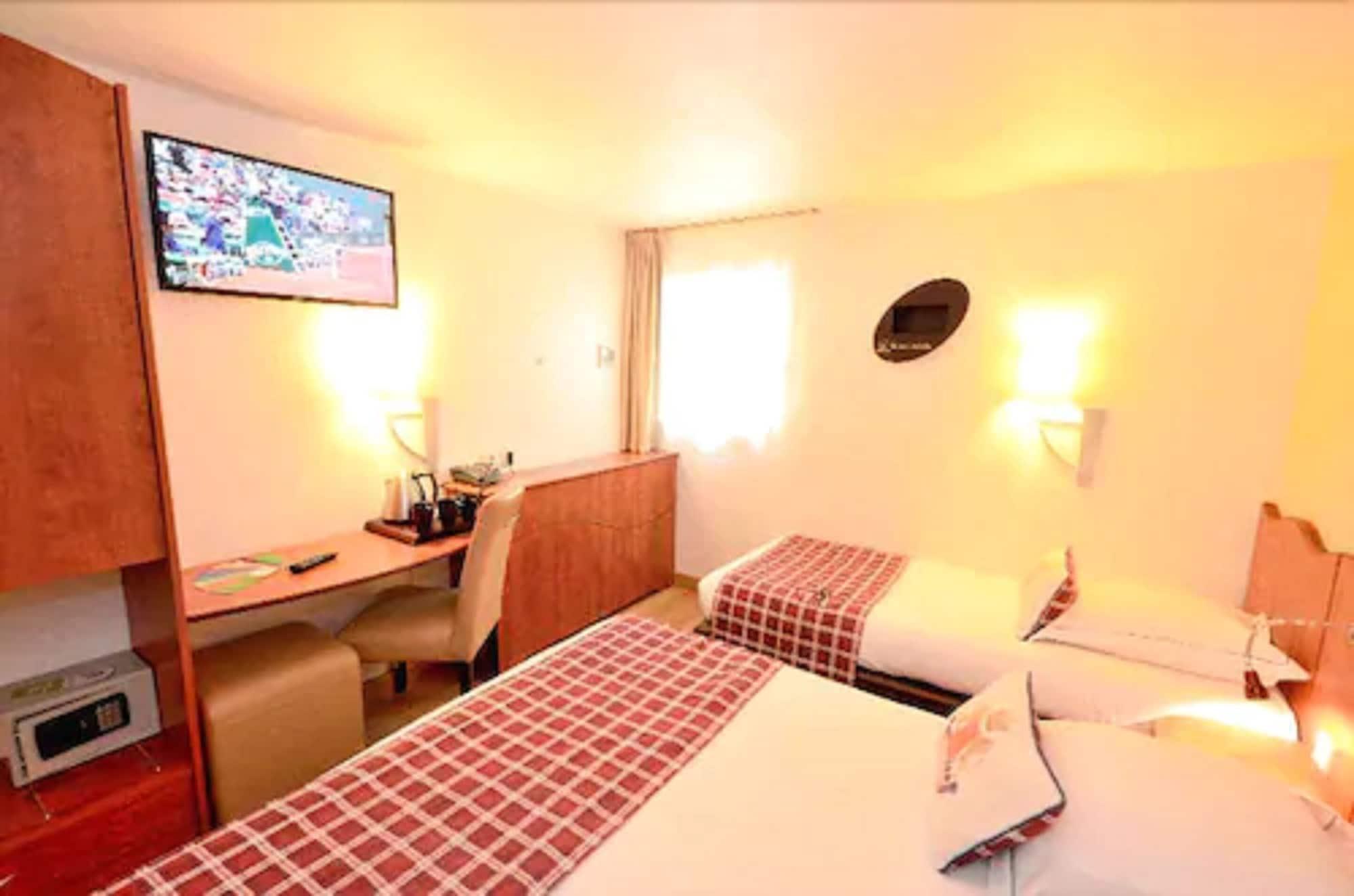 กรีนโฮเทล รัวซี ปาร์ก เด เอ็กซ์โปซิชิยง Hotel Tremblay-en-France ภายนอก รูปภาพ