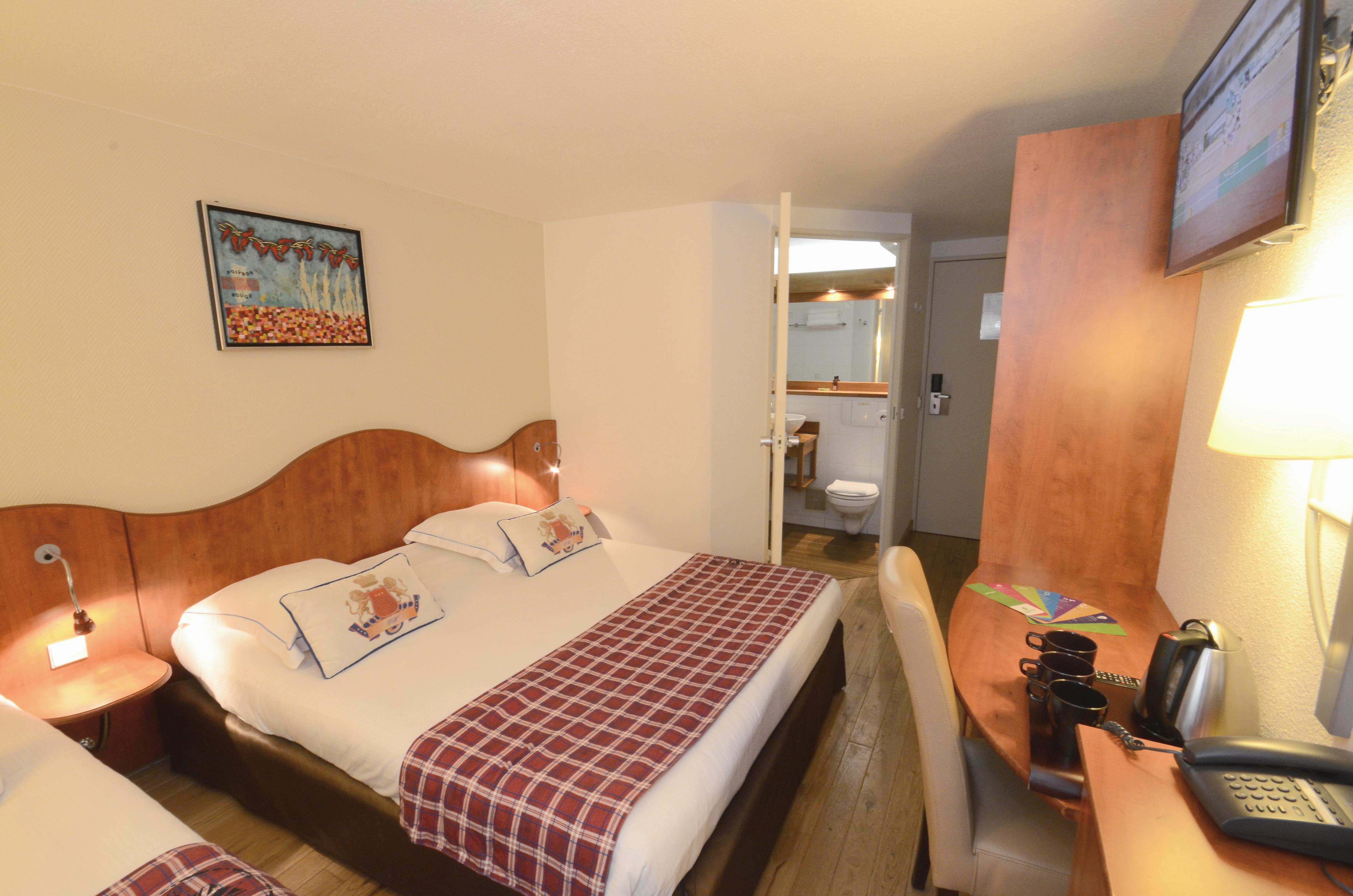 กรีนโฮเทล รัวซี ปาร์ก เด เอ็กซ์โปซิชิยง Hotel Tremblay-en-France ภายนอก รูปภาพ