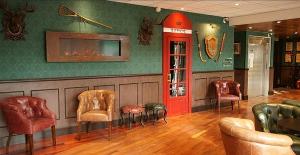 กรีนโฮเทล รัวซี ปาร์ก เด เอ็กซ์โปซิชิยง Hotel Tremblay-en-France ภายนอก รูปภาพ