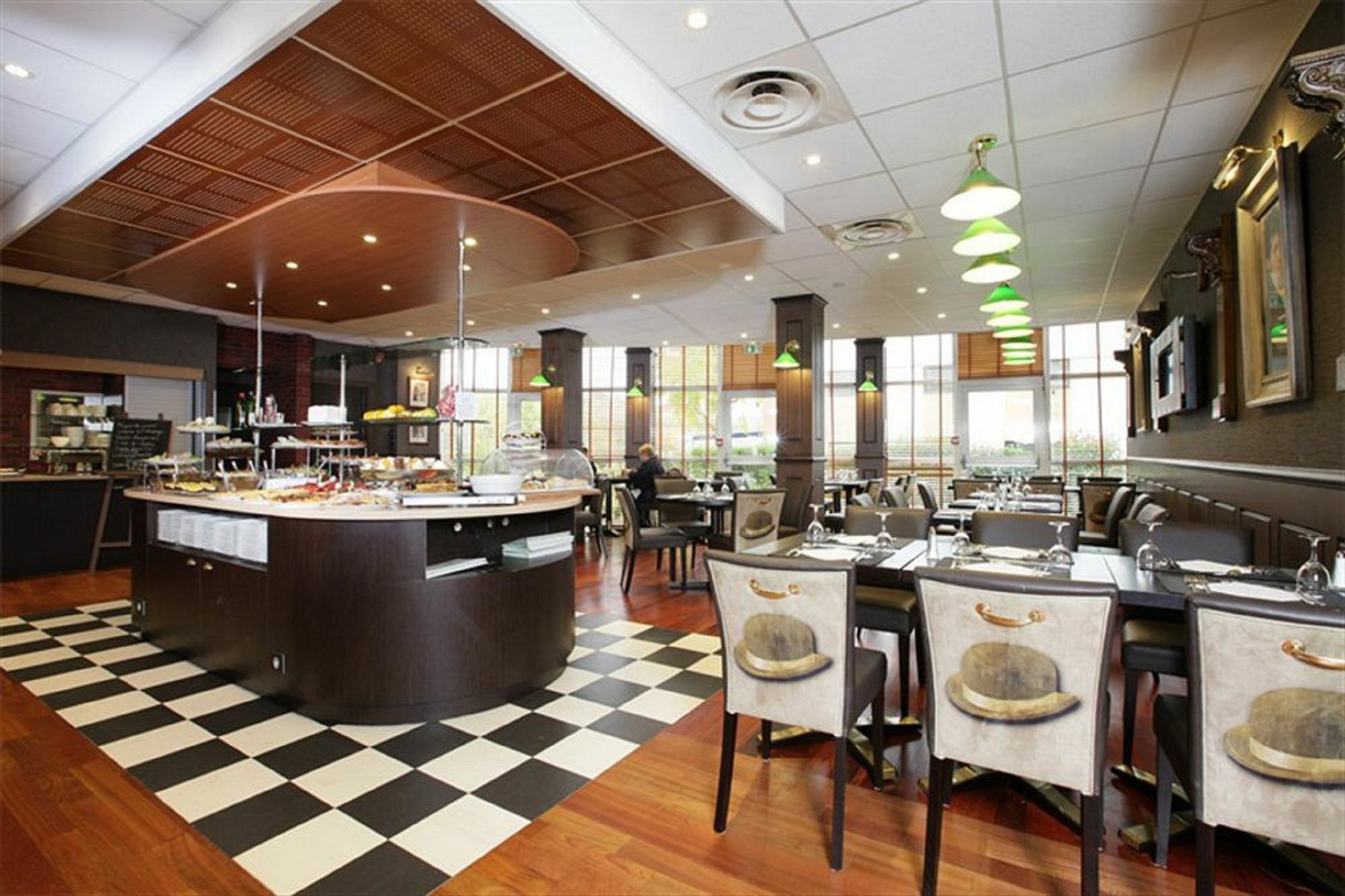 กรีนโฮเทล รัวซี ปาร์ก เด เอ็กซ์โปซิชิยง Hotel Tremblay-en-France ภายนอก รูปภาพ